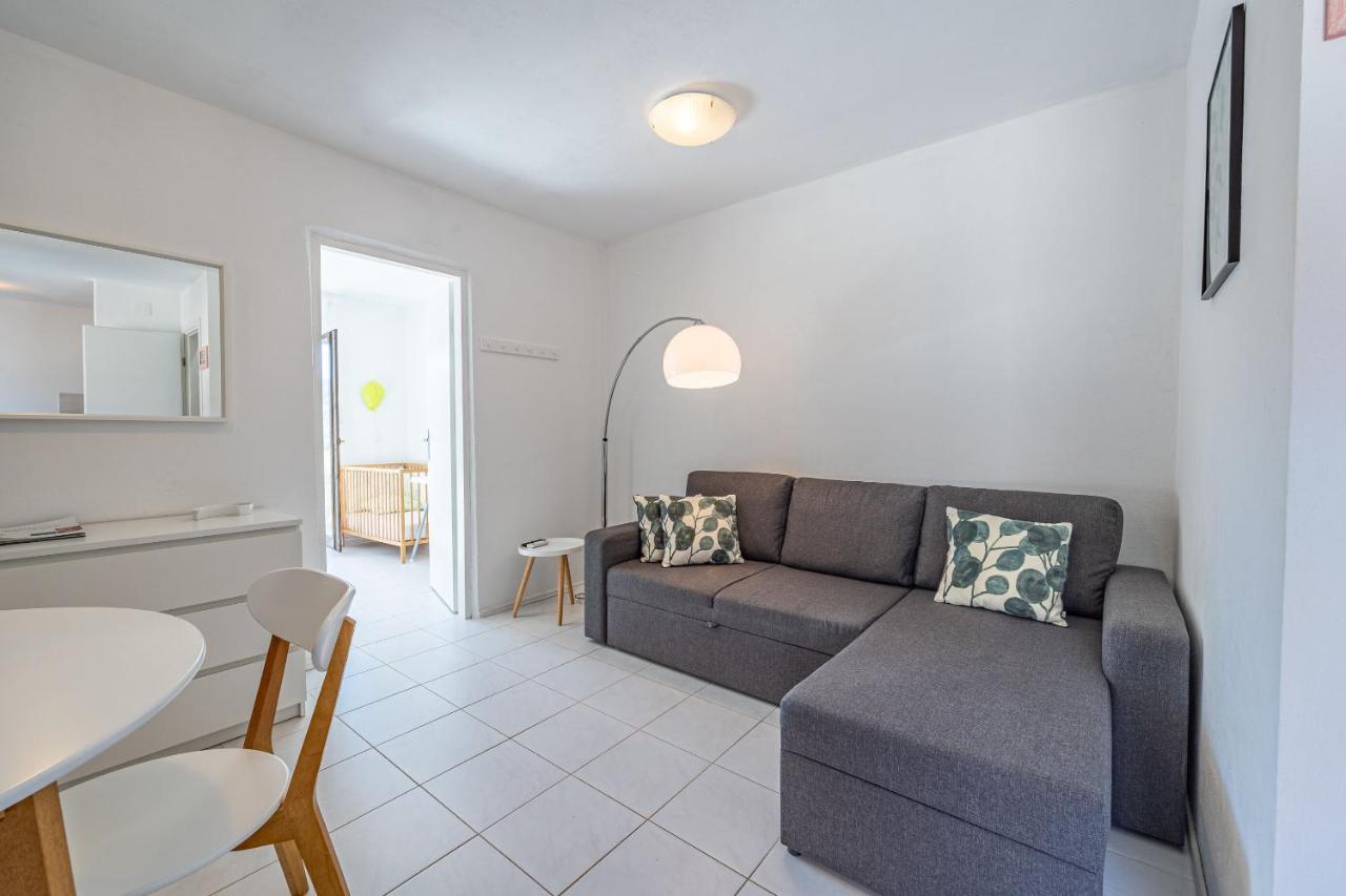 Apartments Iskra Vrboska Eksteriør billede
