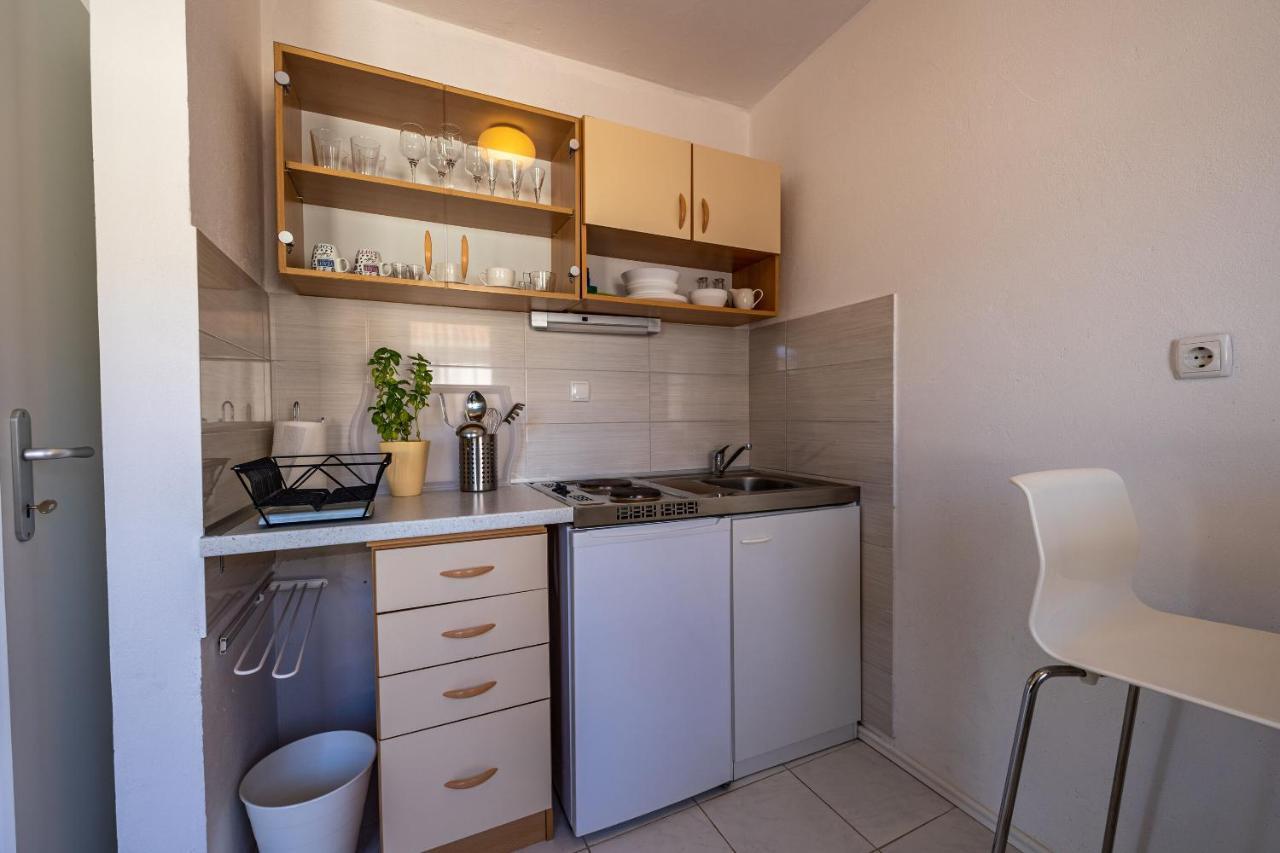 Apartments Iskra Vrboska Eksteriør billede